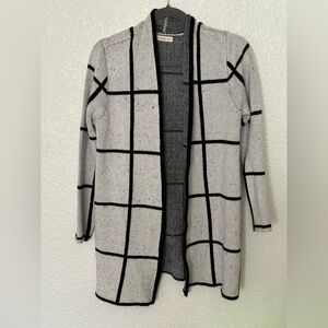Retrology open-front cardigan with gray and black windowpane pattern Size M- EUC